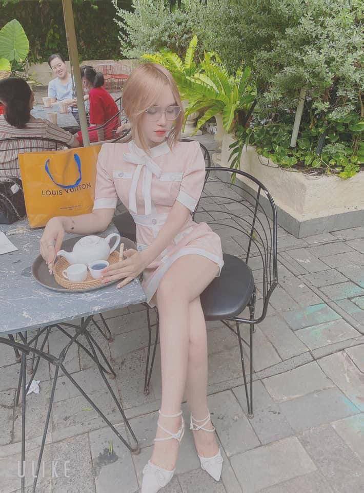 Bí mật? Bí mật của kẻ giết dì? 91 God Wang Pang đã hẹn gặp để quan hệ với một phụ nữ trưởng thành có bộ ngực lớn đang phun nước trong khi xem AV và quan hệ với nước tràn ra khắp sàn nhà